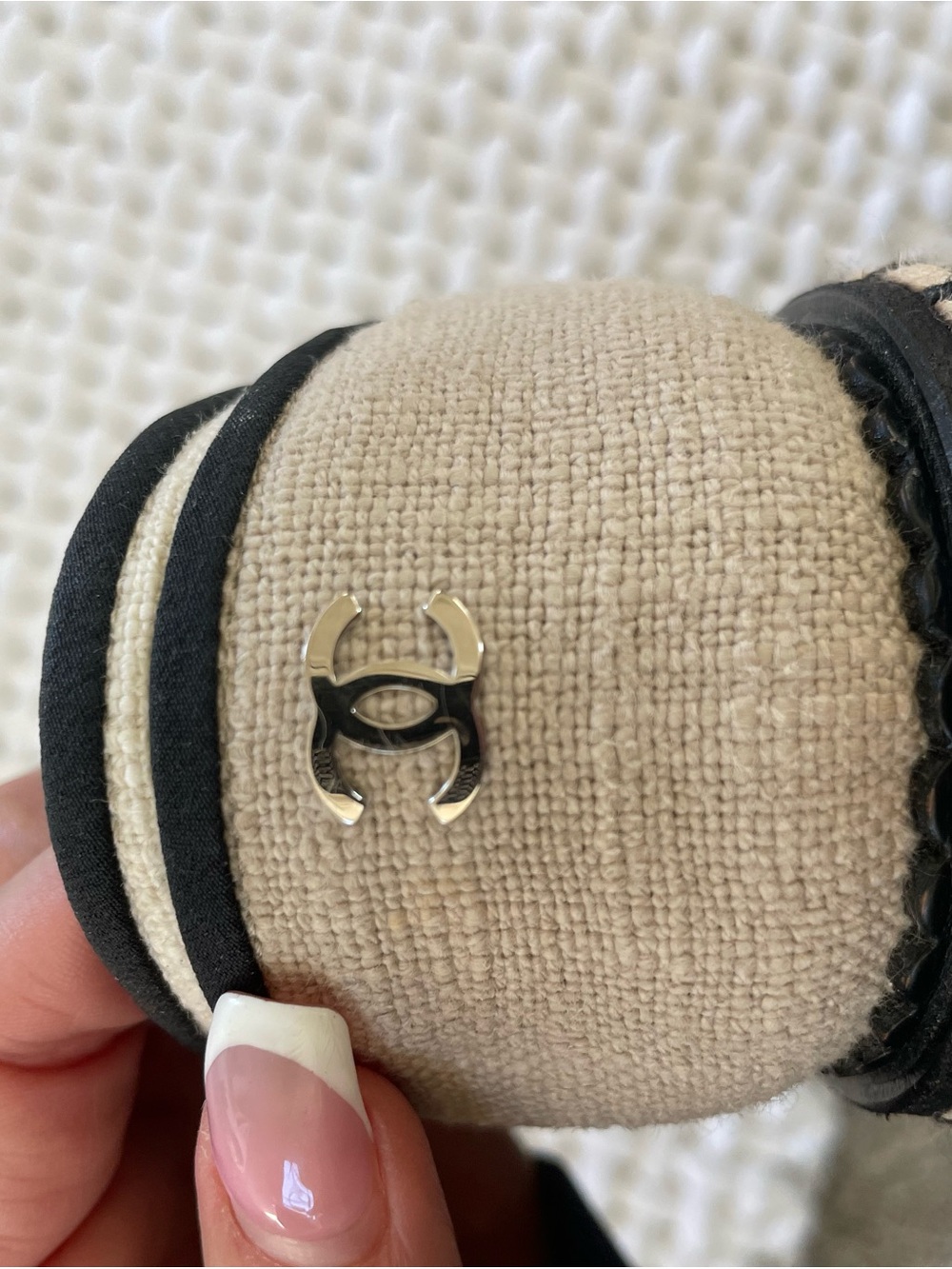 CHANEL Beige White Espadrilles linen with pearl accents. Interlocking CC - Picture 15 of 16